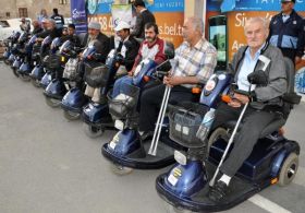 Engellilere Akülü Araç ve Sandalye Desteği
