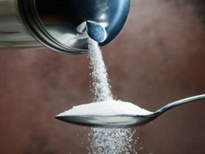 İyotlu tuzu yemeği pişirdikten sonra atın