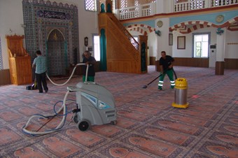 Adıyaman'da cami ve taziye evleri temizleniyor