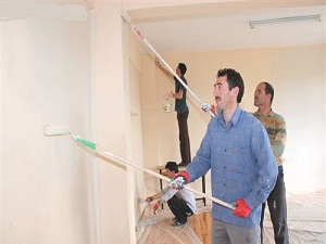 İmamlardan oluşan ekip yaz Kur'an kurslarını boyadı