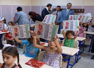 Kilis'teki Suriyeli öğrencilere iki bayraklı karne