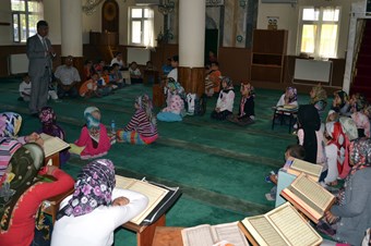 Müftü Bekir Gerek: 7’den 70’e herkesi yaz Kur’an kursuna bekliyoruz