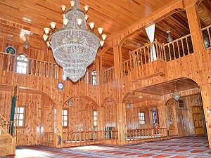Çivisiz cami 200 yıldır hizmet veriyor