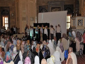 Hacı adaylarına Kabe maketli seminer