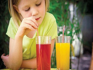 Susuzluğunuzu şekerli içeceklerle gidermeyin!