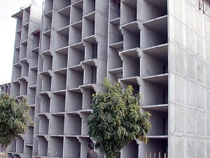 Kamudan iş alan müteahhitler iflasın eşiğinde