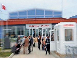 Arabuluculuk uygulaması başladı mahkeme masrafı azalacak