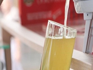 Sıcakta karlı şerbet içiyorlar