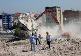 Riskli Binaların Sonuncusu Törenle Yıkıldı
