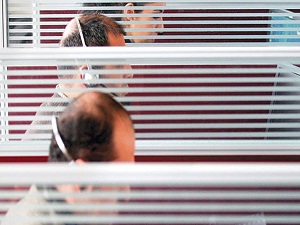 Hatta bekletene müdahale yolda