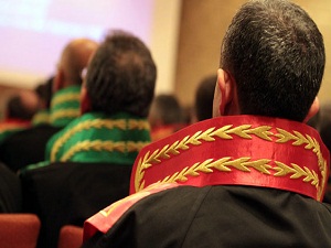 Yüksek yargıya 20 yıl şartı Anayasa'ya aykırı