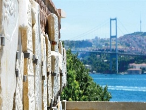 Donanmanın selam verdiği türbe yenilendi