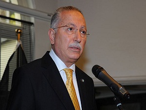 İhsanoğlu'ndan Mısırlılara sağduyu çağrısı