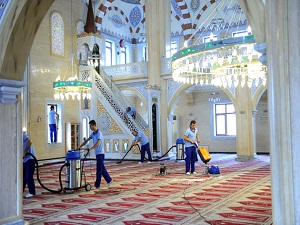 Camiler Ramazan'a gül kokusuyla giriyor