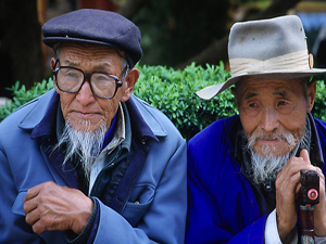 Çin'de yaşlı akrabasını ziyaret etmeyene ceza