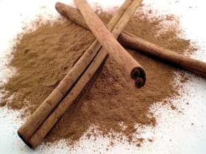 Tarçın, ses tellerini koruyor