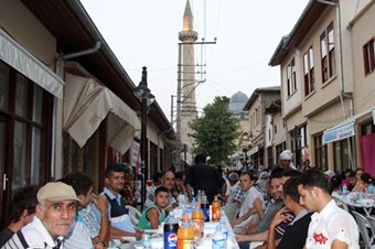 Ramazan ayı boyunca iki camide iftar yemeği verilecek