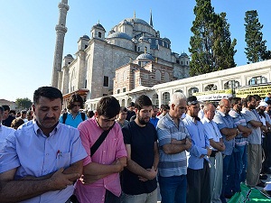 Mısır'da öldürülenler için gıyabi cenaze namazı