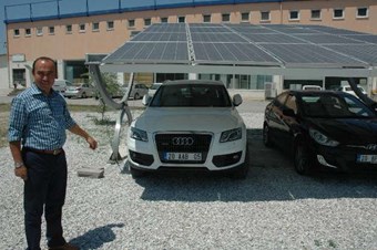 Bu otopark elektrik üretiyor
