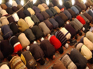 Ramazan, ilk teravih namazıyla başladı