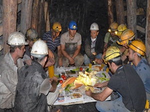 'Karaelmas' işçileri yer altında sahur yaptı