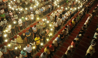 İstanbul'da ilk teravih coşkusu