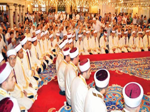 Genç hafızlar icazetlerini aldı