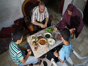 Gazzeli annenin en büyük hayali:İnsan gibi yaşamak