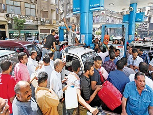 Mısır’da benzin kuyrukları darbeden sonra bitiverdi!