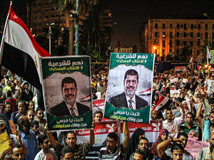 Darbe karşıtları meydandan ayrılmıyor