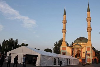 İftar çadırları Türkiye’yi aratmıyor