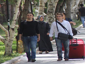 Aday öğretmenler, ilk defa alan sınavında ter döktü