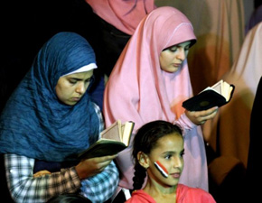 Mısır'daki bu fotoğraf darbecileri iflah etmez