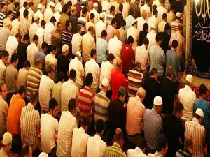 Beş vakit namazı camide kılana ödül