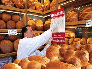Belediyelerin kurduğu çadırlar ekmeği askıdan indirdi