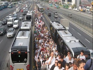 Metrobüs durağında değişiklik