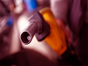 ‘Pahalı benzin, esnafın belini büktü’