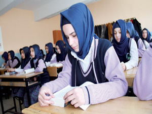 İmam hatipler ilk kez kız-erkek diye ayrıldı