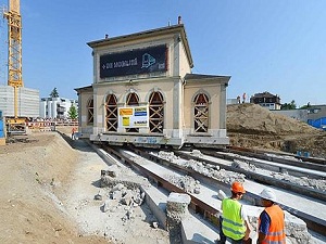 Tren istasyonunu tarihî diye taşıdılar