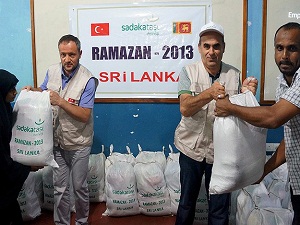 Sadaka Taşı'ndan Sri Lanka'ya yardım