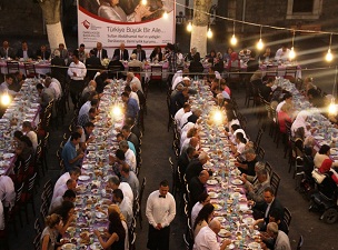 Darülaceze’de İftar Başkadır