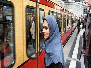 Almanya, başörtülüleri öğretmenlikten soğuttu