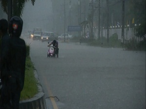 Sel Tayland'ın kuzeyini tehdit ediyor‏