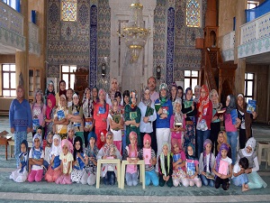 Yaz Kur’an kurslarında öğrenciler hem eğleniyor hem öğreniyorlar