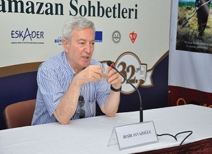Beşir Ayvazoğlu: Beyazıt dersaadet'in kalbidir