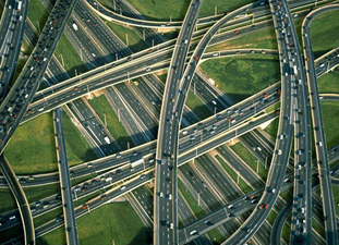 Said Nursi bu yolda trafik polisi konumundadır