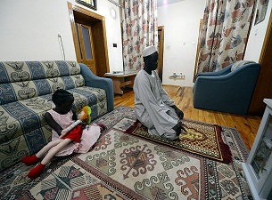 Vatan hasretiyle ramazanı geçiriyorlar