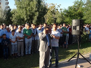 Mısır'da ölenler için gıyabi cenaze namazı kılındı