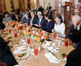 ABD'deki iftara Almanya'dan Müslümanlar da çağrıldı