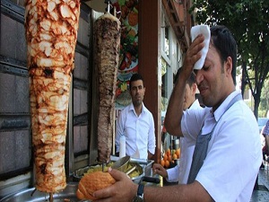 Allah sabrını veriyor, orucu bize kolaylaştırıyor